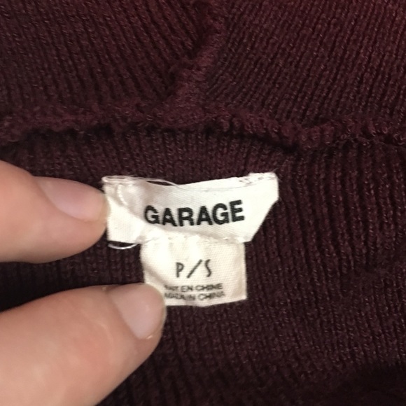 Maroon long sleeved shirt with hood - Picture 1 of 4